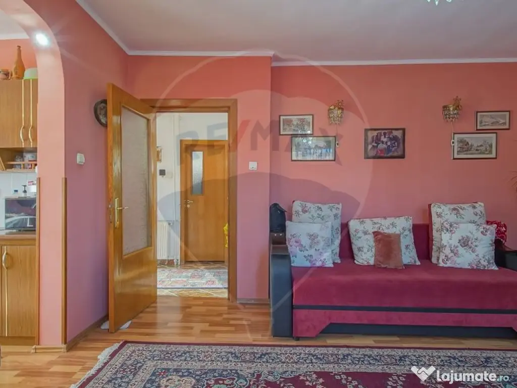 Casă spațioasă și practică, aproape natură si oraș...