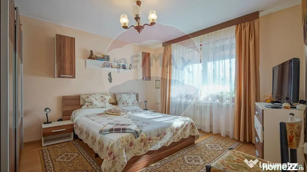 Casă spațioasă și practică, aproape natură si oraș...