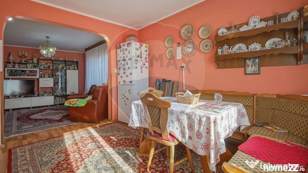 Casă spațioasă și practică, aproape natură si oraș...