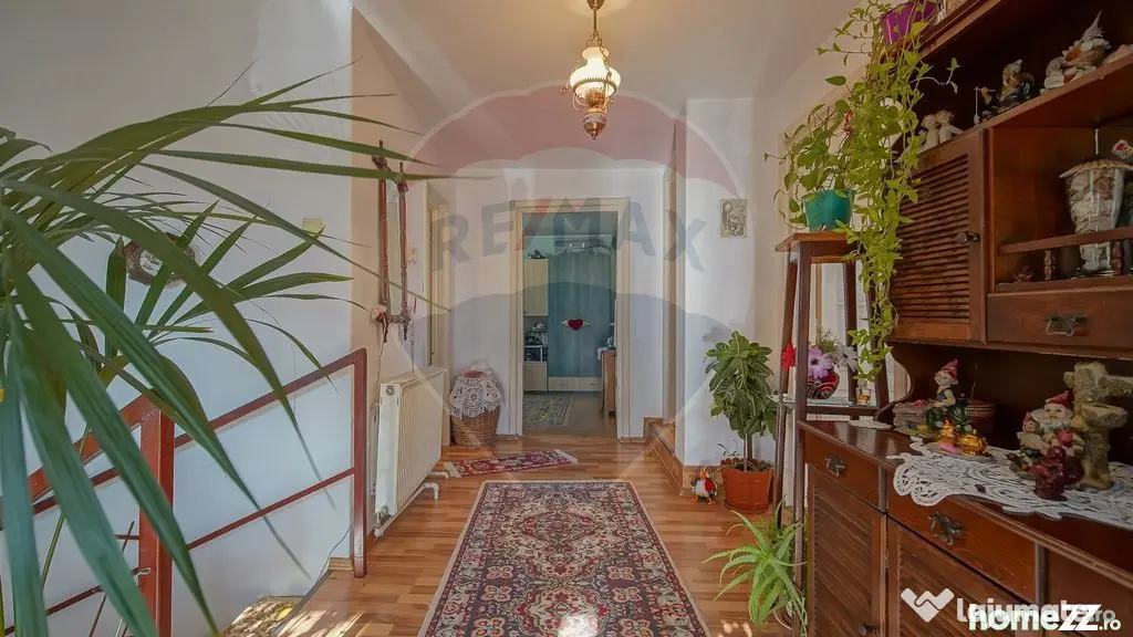 Casă spațioasă și practică, aproape natură si oraș...