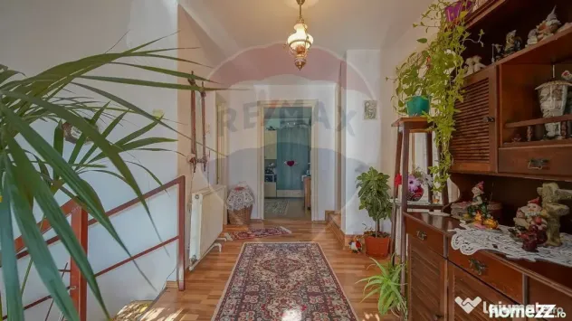 Casă spațioasă și practică, aproape natură si oraș...