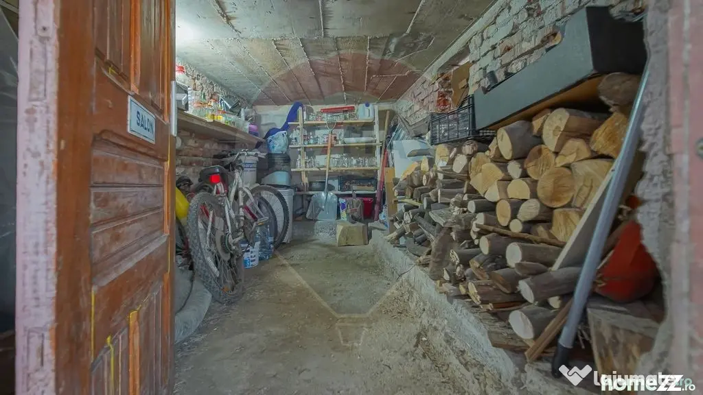 Casă spațioasă și practică, aproape natură si oraș...