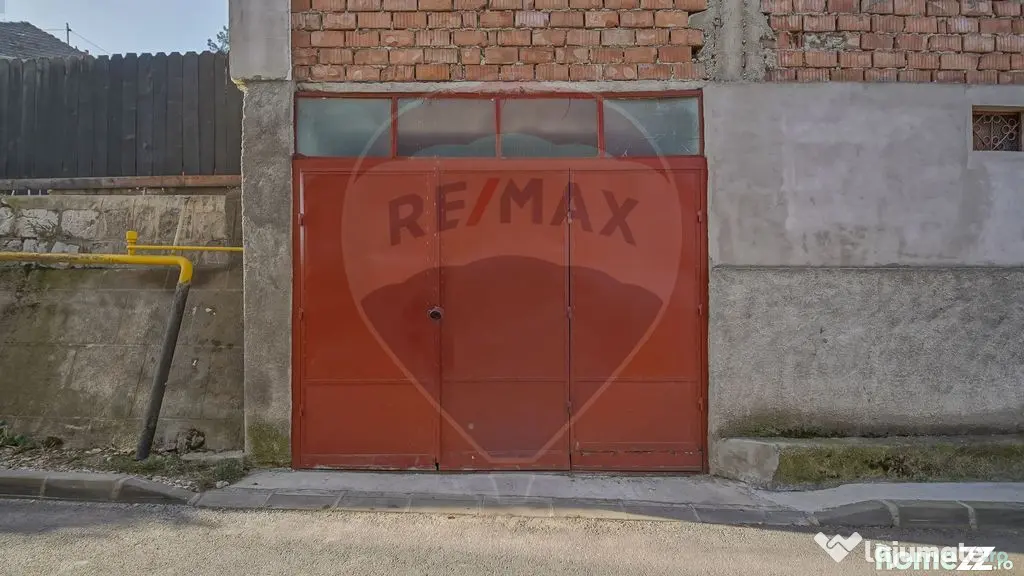 Casă spațioasă și practică, aproape natură si oraș...