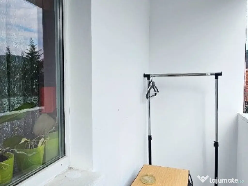 Apartament 2 camere decomandate, etaj 1, mobilat,utilat, boxa,Precista