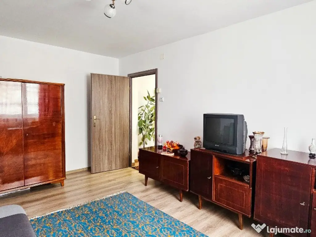 Apartament 2 camere decomandate, etaj 1, mobilat,utilat, boxa,Precista