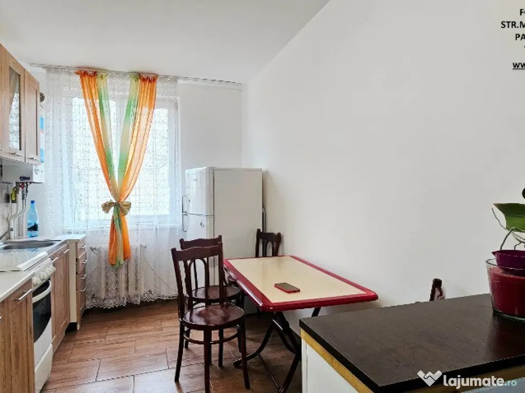 Apartament 2 camere decomandate, etaj 1, mobilat,utilat, boxa,Precista