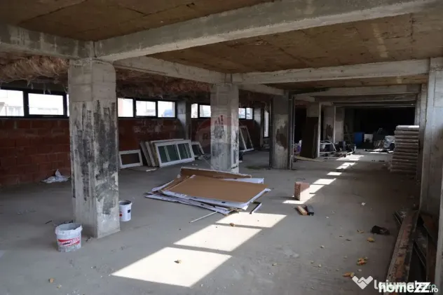 Spațiu comercial de 317mp de vânzare