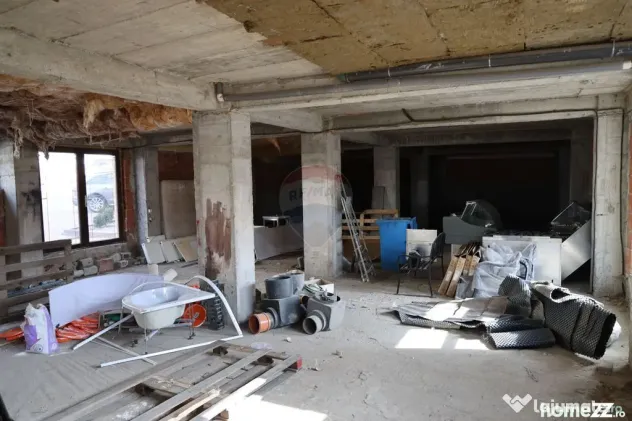 Spațiu comercial de 317mp de vânzare