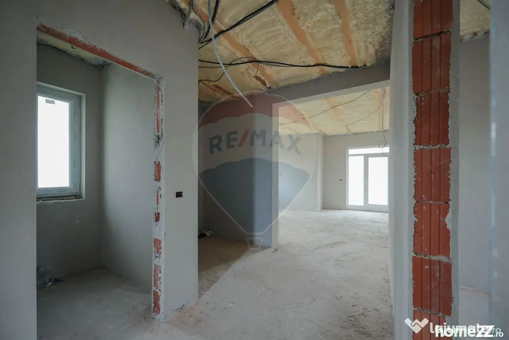 De vânzare casă semifinisată cu 3 camere, 455 mp teren...