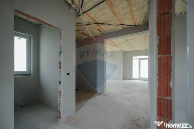 De vânzare casă semifinisată cu 3 camere, 455 mp teren...