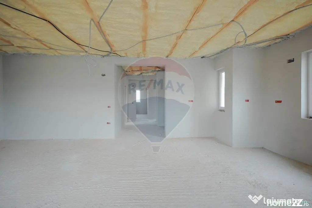 De vânzare casă semifinisată cu 3 camere, 455 mp teren...