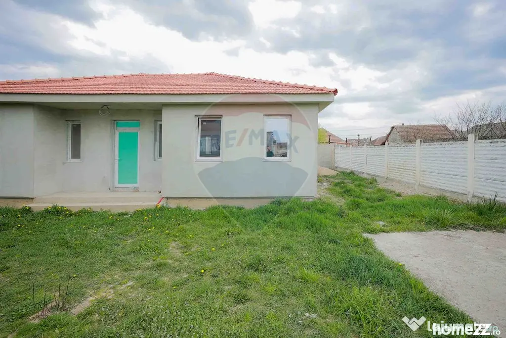 De vânzare casă semifinisată cu 3 camere, 455 mp teren...