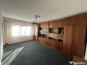 Apartament cu 3 camere decomandat de închiriat în zona ... 