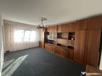 Apartament cu 3 camere decomandat de închiriat în zona ...