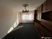 Apartament cu 3 camere decomandat de închiriat în zona ... 