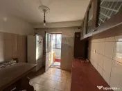 Apartament cu 3 camere decomandat de închiriat în zona ... 