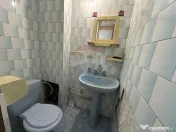 Apartament cu 3 camere decomandat de închiriat în zona ... 