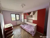 Apartament cu 3 camere decomandat de închiriat în zona ... 