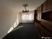 Apartament cu 3 camere decomandat de închiriat în zona ... 