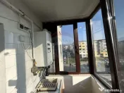 Apartament cu 3 camere decomandat de închiriat în zona ... 