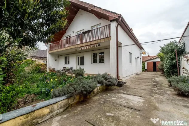 Casă construită în anul 2000, cu 5 camere Aradul Nou, ...