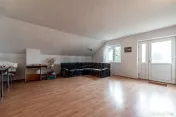 Casă construită în anul 2000, cu 5 camere Aradul Nou, ...