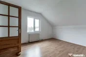 Casă construită în anul 2000, cu 5 camere Aradul Nou, ...