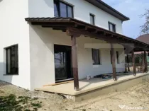 Casa spatioasa de vinzare,ideala pentru confort si liniste