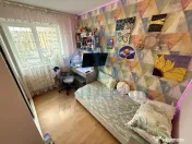 3 camere - etaj 3 - 52mp - renovat - centrala - apa - Cra... 