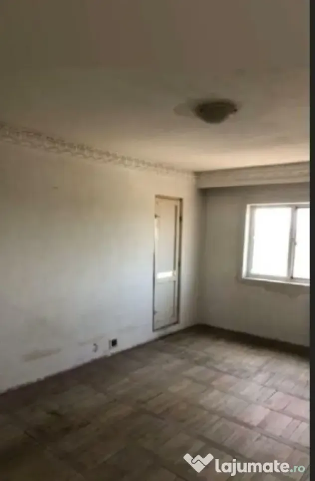 Apartament de vanzare in Constanta, Km 5 - 2 camere decomandat