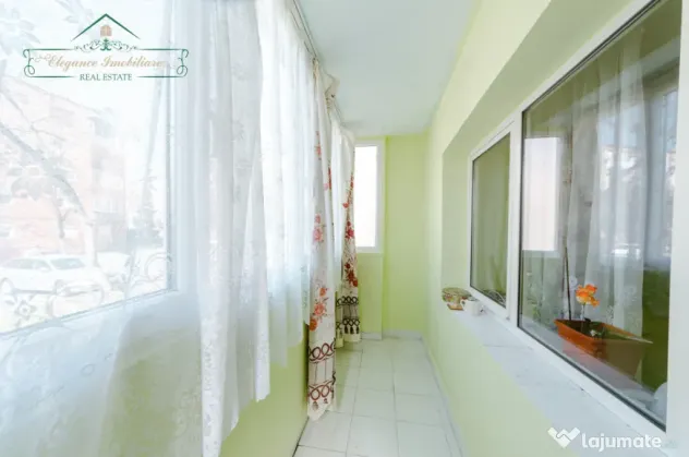 Apartament 3 camere cu centrala proprie, zona 100 Micalaca,