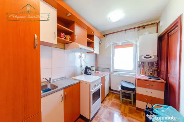 Apartament 3 camere cu centrala proprie, zona 100 Micalaca,