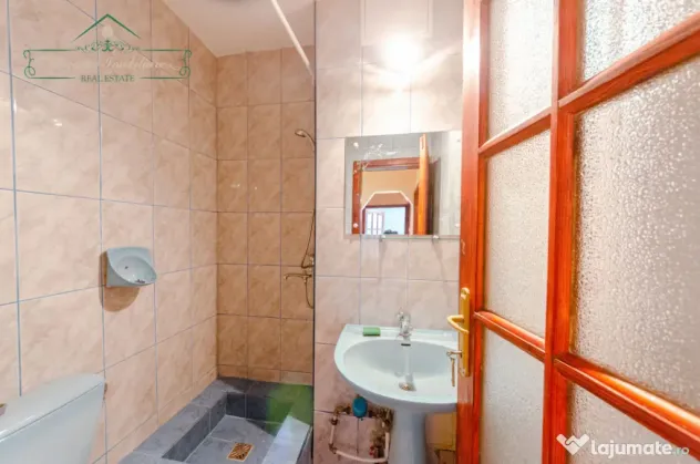 Apartament 3 camere cu centrala proprie, zona 100 Micalaca,