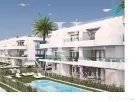 Apartament la parter, cu terasă, piscină și spa, situat aproape de mare