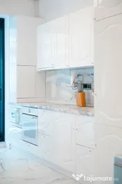Apartament premium cu terasă mare și vedere la mare –...