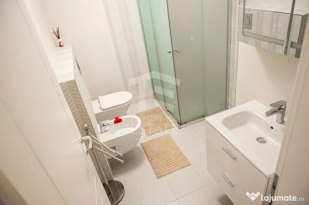 Apartament premium cu terasă mare și vedere la mare –...