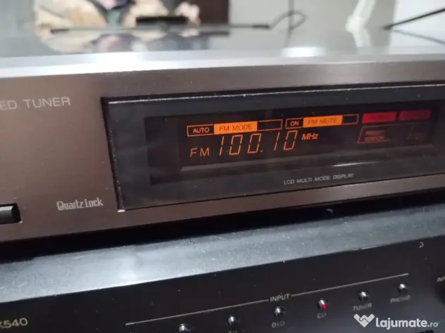 Amplificator și tuner JVC