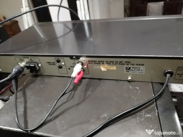 Amplificator și tuner JVC
