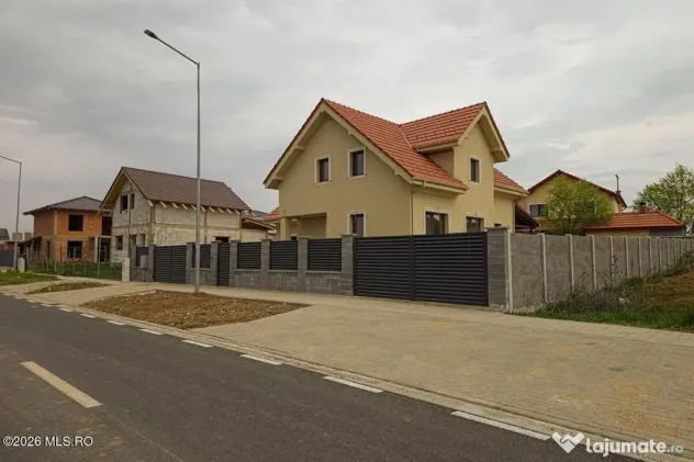 Giarmata - Casa P+1, 4 Dormitoare, 4 Bai, Garaj, Beci, Te...