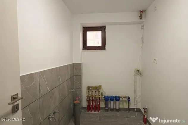 Giarmata - Casa P+1, 4 Dormitoare, 4 Bai, Garaj, Beci, Te...