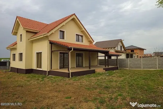 Giarmata - Casa P+1, 4 Dormitoare, 4 Bai, Garaj, Beci, Te...