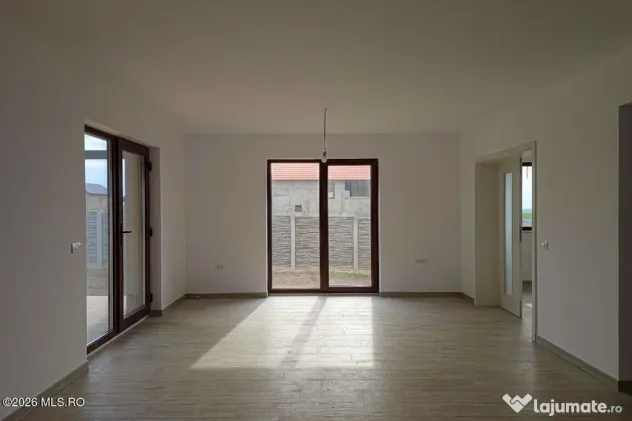 Giarmata - Casa P+1, 4 Dormitoare, 4 Bai, Garaj, Beci, Te...