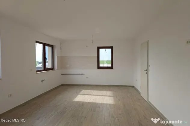 Giarmata - Casa P+1, 4 Dormitoare, 4 Bai, Garaj, Beci, Te...