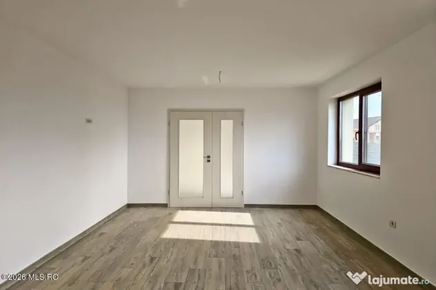 Giarmata - Casa P+1, 4 Dormitoare, 4 Bai, Garaj, Beci, Te...