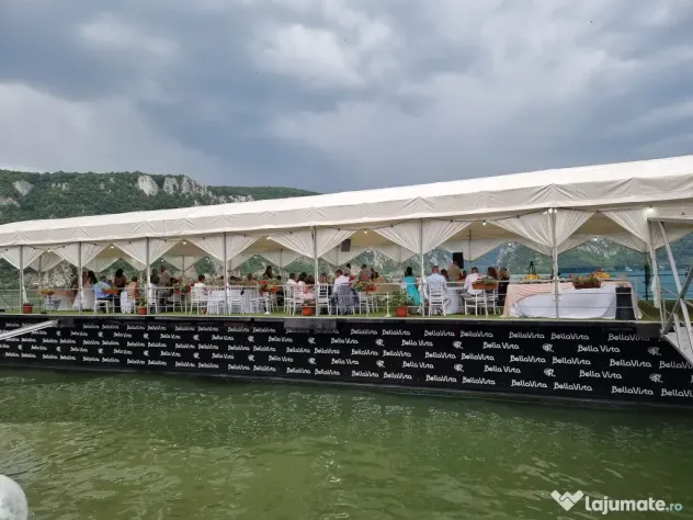 Angajam Bucatar Sef si Ospatari