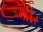 Adidași cu crampoane 