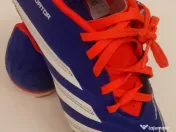 Adidași cu crampoane 