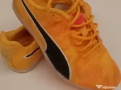 Adidași cu cuie pentru atletism