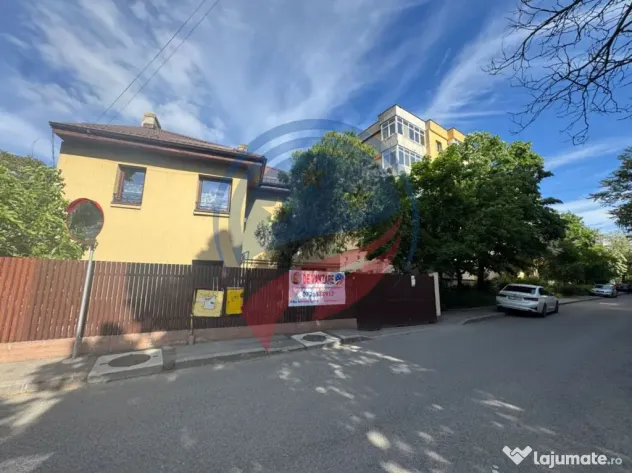 Casă p+1 formata din doua apartamente