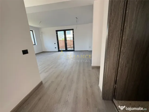{Primarie} Vila 3 camere - 3 bai | Teren 210 mp